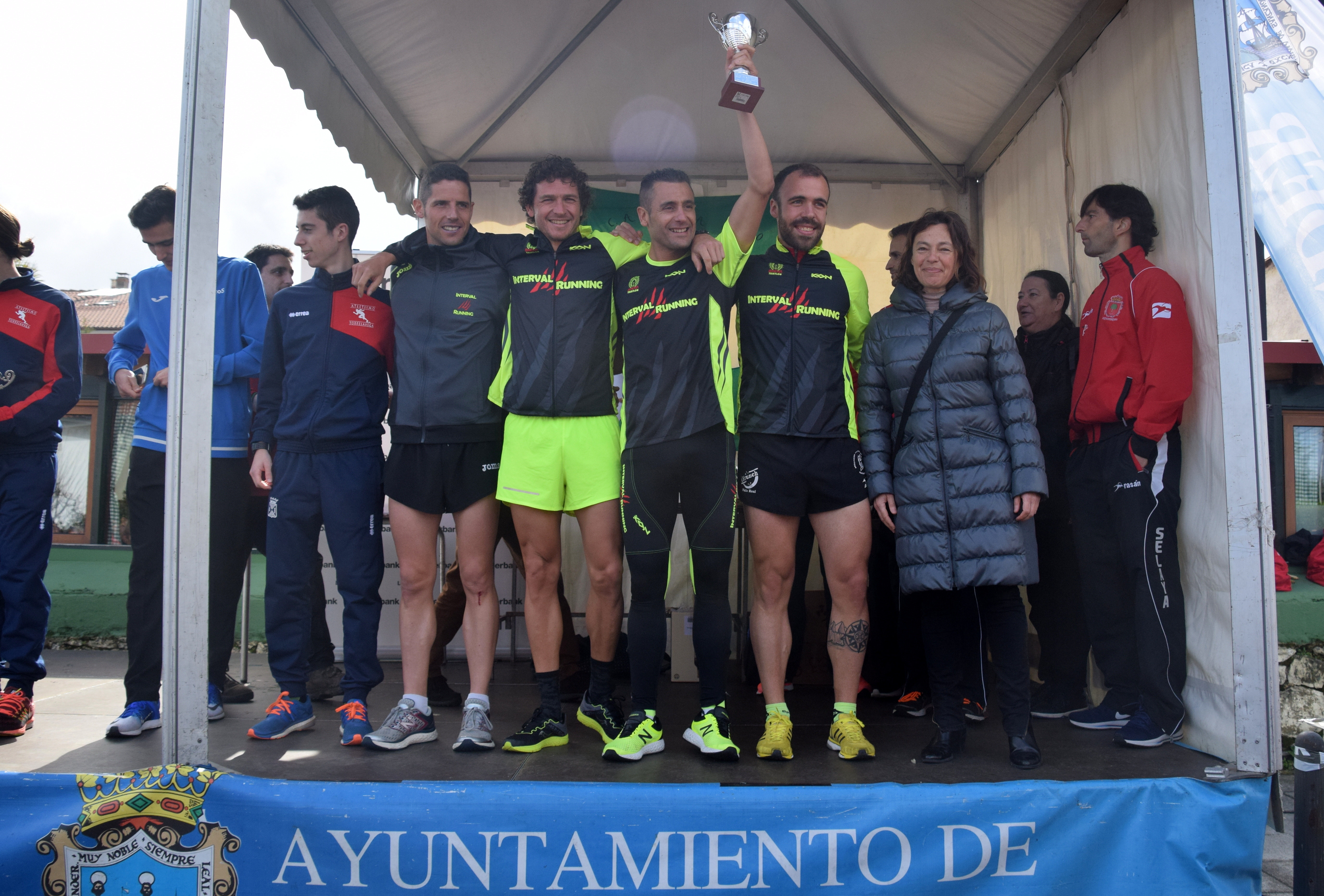 f17vueltarelevos_002